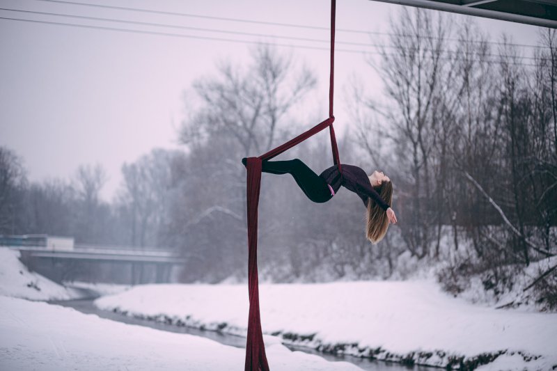 Závěsná akrobacie - Mírně pokročilí 